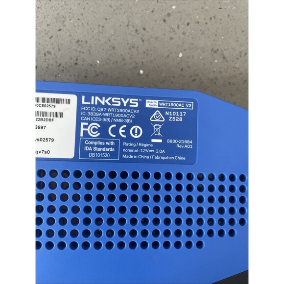 *READ* Linksys WRT1900AC V2 1300 Mbps 4 Port Dual-Band Wi-Fi Router PARTS ONLY - Picture 11 of 12